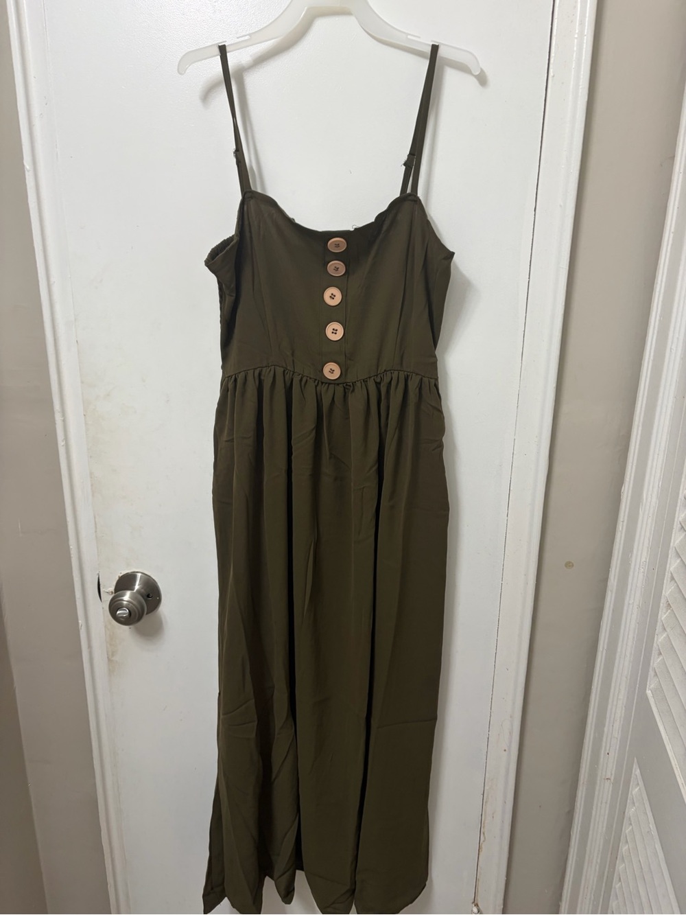 Olive Green Button-Front Spaghetti Strap Maxi Dress